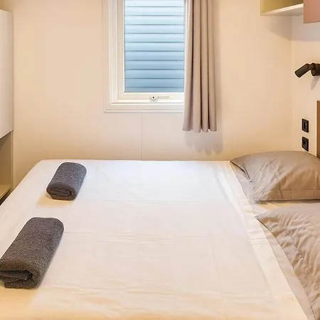 Domaine La Yole, Mobile-home Pour 6 Pers 营地 旺德雷