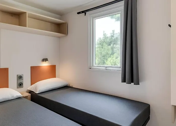 Domaine La Yole, Mobile-home Pour 6 Pers * Vendres