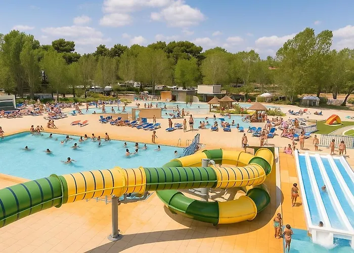 Parque de Campismo Domaine La Yole, Mobile-home Pour 6 Pers